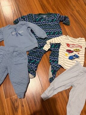 Calvin Klein , Carter and Gap total of 6 pieces